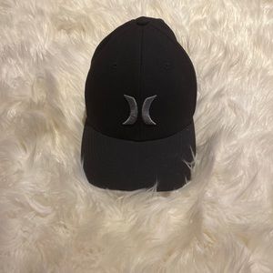 Hurley Mens Flex Fit Baseball Hat Cap Size S/M Black and Gray Nike Dri-fit NWOT